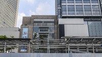 Nantinya, halte TransJakarta tersebut akan difungsikan kembali secara bertahap sampai dengan diselesaikan secara keseluruhan pada Desember 2022.