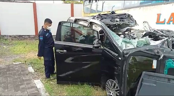 mobil grup musik debu kecelakaan di tol probolinggo