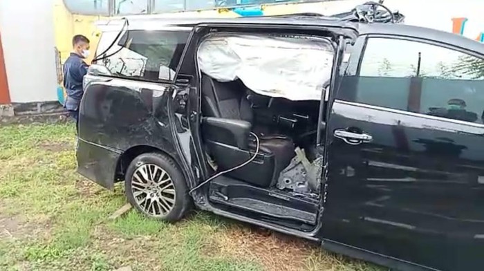 mobil grup musik debu kecelakaan di tol probolinggo