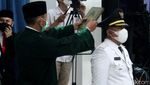 Momen Ridwan Kamil Melantik Yana Mulyana Jadi Wali Kota Bandung