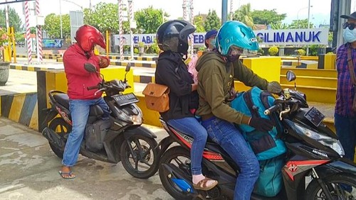 masyarakat mulai curi start mudik lebaran di Pelabuhan Gilinanuk Bali.