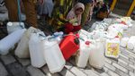 Harga Masih Tinggi, Warga Serbu Minyak Goreng Curah