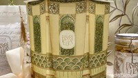 Ramadan kemarin, hampers buatan Pastriella diburu. Harga termurahnya Rp 395 ribu, sudah termasuk kartu ucapan, tassel (rumbai), pita, dan tas.
