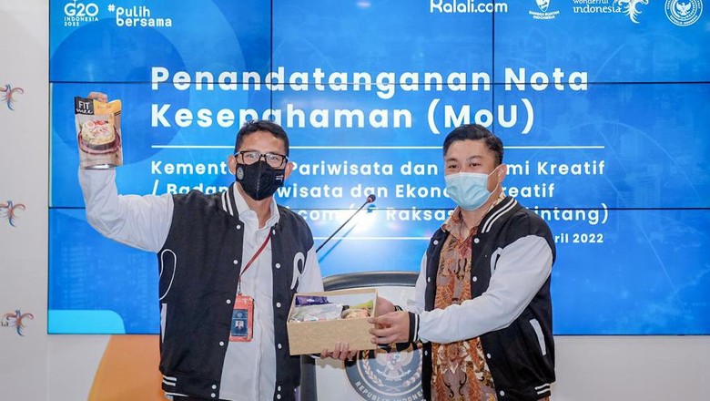 Penandatanganan MoU Kemenpar dan Ralali Penandatanganan MoU Kemenpar dan Ralali