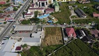 Antrean pengisian solar bersubsidi terjadi di sejumlah SPBU di daerah tersebut, bahkan sejumlah sopir memilih mulai mengantre sejak malam hari.