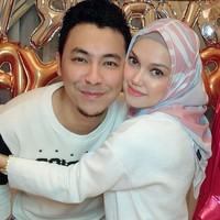 Aktor Syamsul Yusof sudah lama tidak tinggal serumah dengan Puteri Sarah. Namun pemain film Munafik 2 itu belum mengajukan gugatan cerai meskipun sudah dituduh tergoda pelakor. Foto: Dok. Instagram