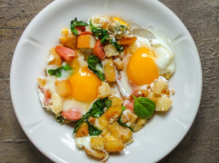 Resep Telur Goreng Roti dan Sosis Resep Telur Goreng Roti dan Sosis