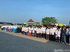 Ribuan Santri Ponpes Tebuireng Jombang Mudik Berjemaah Diangkut 40 Bus