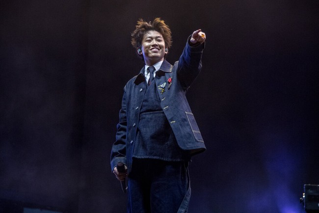 Pemilihan gaya tersebut sekaligus mempertegas eksistensi Rich Brian yang sudah diakui oleh komunitas kreatif internasional, termasuk fashion. Kira-kira, busana apa lagi yang bakal menjadi andalannya saat tampil kembali di Coachella pekan depan ya? (Foto: Amy Harris/Invision/AP)