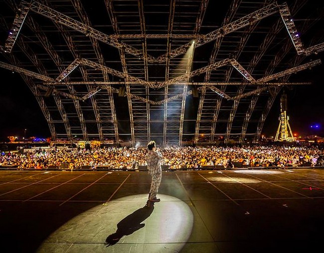 Untuk pertama kalinya, Indonesia punya perwakilan di panggung musik internasional Coachella 2022 yang digelar di Indio, California, AS, pada 15-24 April. Satu di antara beberapa performer asal Indonesia, ada nama rapper Rich Brian yang tampil di set panggung 88rising. (Foto: Instagram/@brianimanuel)