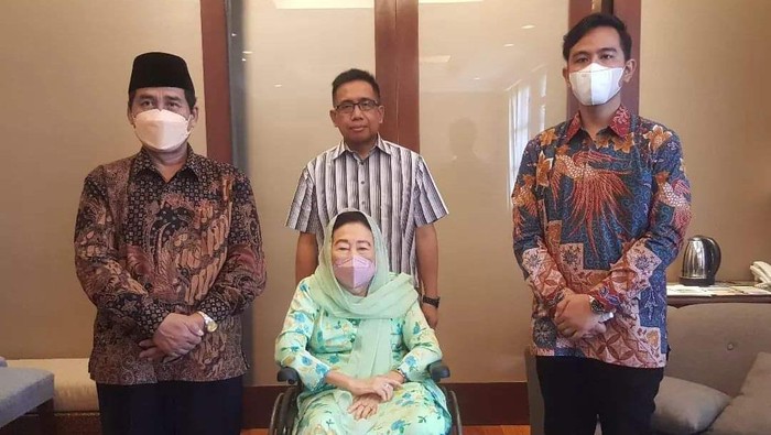 Sinta Nuriyah bersama Gibran di Solo, 18/4/2022