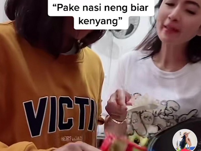 Tambahkan Nasi Saat ART Makan
