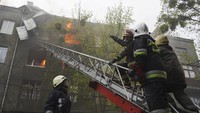 Diketahui, Kharkiv masih menjadi sasaran serangan Rusia di tengah perang yang masih berkecamuk antara Rusia dan Ukraina. AP Photo/Andrew Marienko.