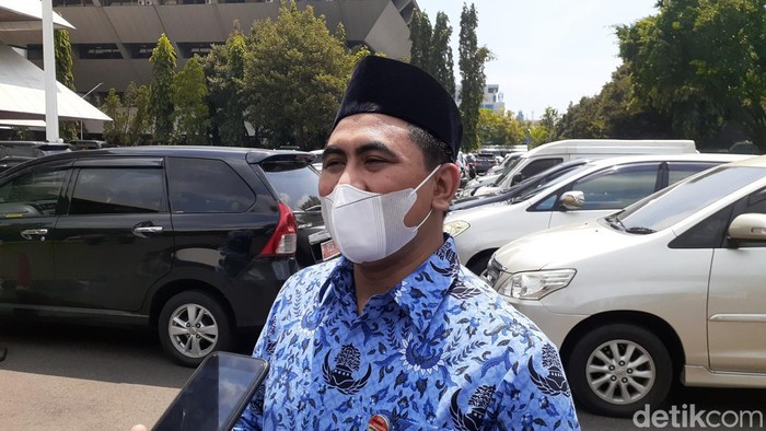 Wakil Gubernur Jawa Tengah Taj Yasin Maimoen saat diwawancarai wartawan, Jalan Pahlawan, Semarang, Senin (18/4/2022).