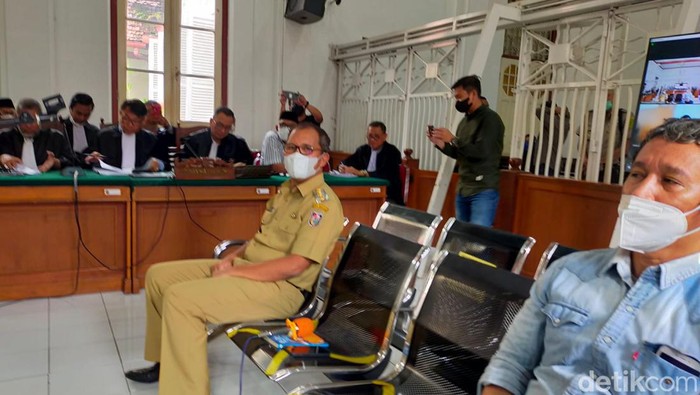 Walkot Makassar Danny Pomanto saat jadi saksi sidang kasus RS Batua Makassar Rp 22 M (detikSulsel/Ibnu Munsir)