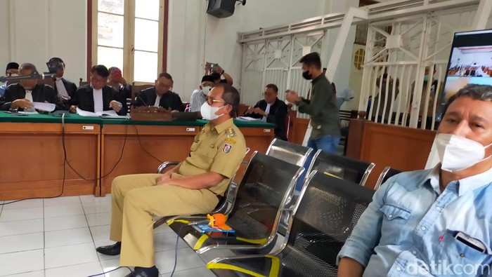 Walkot Makassar Danny Pomanto saat jadi saksi sidang kasus RS Batua Makassar Rp 22 M (detikSulsel/Ibnu Munsir)