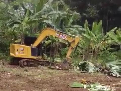 Warga Desa Margatirta, Kecamatan Cimarga, Lebak menolak nilai ganti rugi tanah Rp 20 ribu untuk pembebasan lahan jalan menuju TPS-Limbah B3. (Fathul/detikcom)
