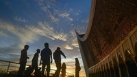 Masjid ini menjadi masjid terbesar di Sumatra Barat, kapasitasnya 6.000 jemaah. Masjid ini terletak di Jalan Chatib Sulaiman, Kecamatan Padang Utara, Kota Padang. 
