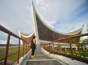 Masjid Raya Sumatera Barat yang Ikonik dan Tahan Gempa