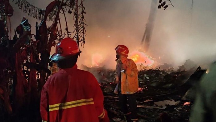 13 lapak pemulung di Bantargebang Bekasi terbakar