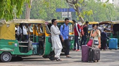 Sopir Bajaj di India Mogok Kerja, Penumpang Terlantar