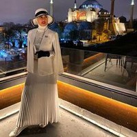 Annisa sendiri diketahui sudah memiliki dua anak perempuan dan satu anak laki-lalki.Foto: Instagram @hapsarianissa29