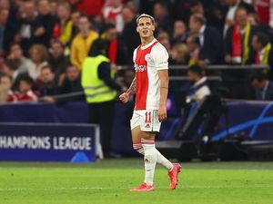 Antony dan Frenkie de Jong Kian Dekat ke MU