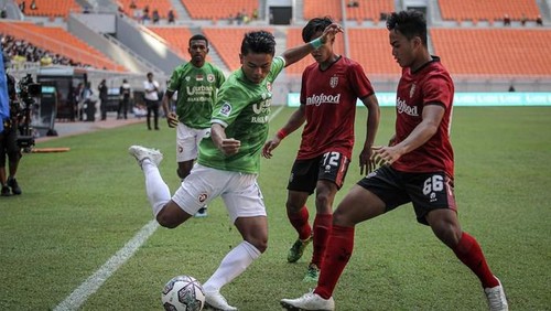 Bali United U-18 versus Indonesia All Star
