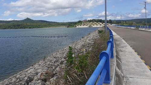 Salah satu sumber air bersih dari Bendungan Raknamo yang diresmikan Presiden Joko Widodo tanggal 9 Januari 2018 di Desa Raknamo kecamatan Amabi oefeto Kabupaten Kupang belum dimanfaatkan maksimal guna memenuhi kebutuhan air bersih warga Kota Kupang dan Kabupaten Kupang.