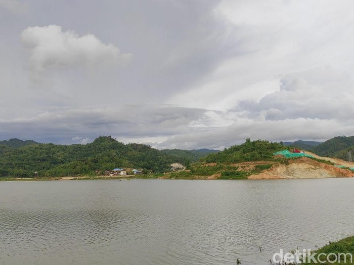 Bendungan Waduk Pidekso di Kecamatan Giriwoyo