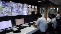Untuk pemantauan jumlah kendaraan, Dishub juga akan memasang traffic counter di sejumlah titik batas Kota Solo. Dishub Kota Solo juga sudah memetakan kawasan rawan macet imbas dari adanya peningkatan jumlah kendaraan ini.