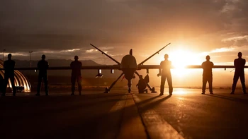 Waktu itu, MQ-9 Reaper meluncurkan misil Hellfire yang dipandu laser, mengarah dengan tepat dan menghancurkan konvoi mobil Soleimani. Diketahui MQ-9 Reaper antara lain diterbangkan dari markas US Central Command yang berlokasi di Qatar. Foto: US Air Force