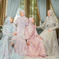 Kimberly mulai dikenal semenjak kemunculannya sebagai pemeran antagonis bernama Eva dalam sinetron Cahaya. Kemudian pihak Soraya Intercine Films mengajaknya bergabung dalam film layar lebar Chika. Ia mendapat bakat akting dari sang ayah, Nigel Ryder dan bakat model dari ibunya, Irvina Ryder, yang merupakan seorang model senior.  Foto: Dok. Instagram @kimbrlyryder.