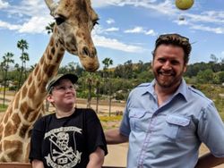 Kumpulan Foto Mengecoh Otak, Ayo Coba Fokus!