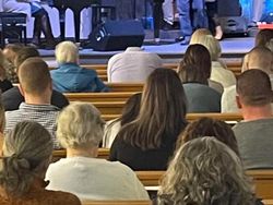 Kumpulan Foto Mengecoh Otak, Ayo Coba Fokus!