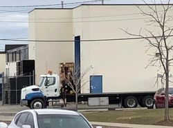 Kumpulan Foto Mengecoh Otak, Ayo Coba Fokus!