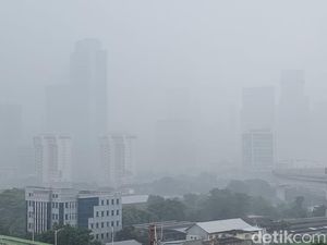 Waspada Cuaca Ekstrem, Jakarta Bakal Hujan Lebat Sampai Tahun Baru