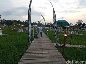 Ngabuburit Asik Sambil Berswafoto di Cirebon Rasa Bali