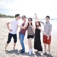 Nama Vanessa Khong tengah kembali menjadi sorotan usai dikabarkan menjadi tersangka Binomo bersama sang ayah, Rudianto Pei. Keduanya kini ditahan karena dianggap telah menyembunyikan aliran dana dari Indra Kenz dengan menjadikannya aset. Selain Vanessa dan ayahnya, adik Indra Kenz, Nathania Kesuma juga ditetapkan menjadi tersangka. Foto: Instagram