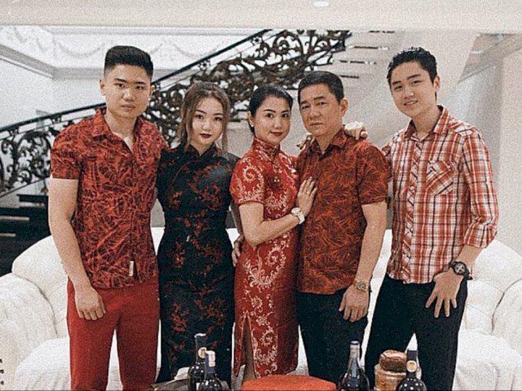 7 Foto Vanessa Khong dan Keluarga, Kini Ditahan Bersama Ayah