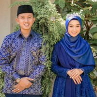 Anak ketiga dari lima orang bersaudara ini mengaku hubungannya bersama Dila mendapatkan dukungan dari pihak guru yang ada di sekolah. Begitu juga kedua orangtua Dila yang memberikan lampu hijau. Kedekatan kami tidak melalui jalan yang melanggar syariat, kata Fajrul. Foto: Dok. pribadi Fajrul.