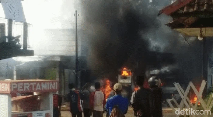 Kios bensin terbakar di Jampang, Sukabumi