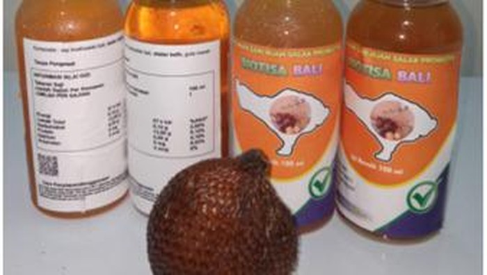 Produk minuman probiotik berbahan dasar salak lokal Bali.