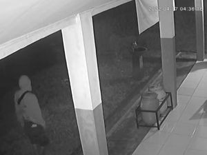 Aksi Pencurian di SMA Lebak Terekam CCTV, 11 Komputer Digasak Pelaku
