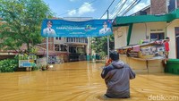 Meskipun begitu, banjir ini seakan menjadi ironi jelang Hari Ulang Tahun Kabupaten Bandung yang ke-381.