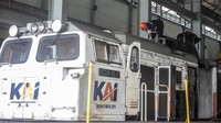 Dari 329 tersebut, 45 unit merupakan lokomotif.