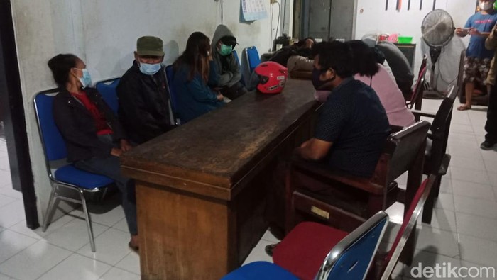 Pasangan kumpul kebo diciduk satpol pp jombang