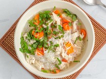 3 Resep Bihun Kuah Gurih Buat Ide Makan Malam Lezat