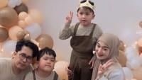 Kompaknya Ririe Fairus dan Ayus Sabyan jadi panutan saat mengurus anak meski keduanya sudah berpisah. Foto: dok. Instagram Ririe Fairus