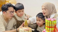 Ayus dan Ririe Fairus sepakat untuk membesarkan anak-anak mereka bersama. Foto: dok. Instagram Ririe Fairus